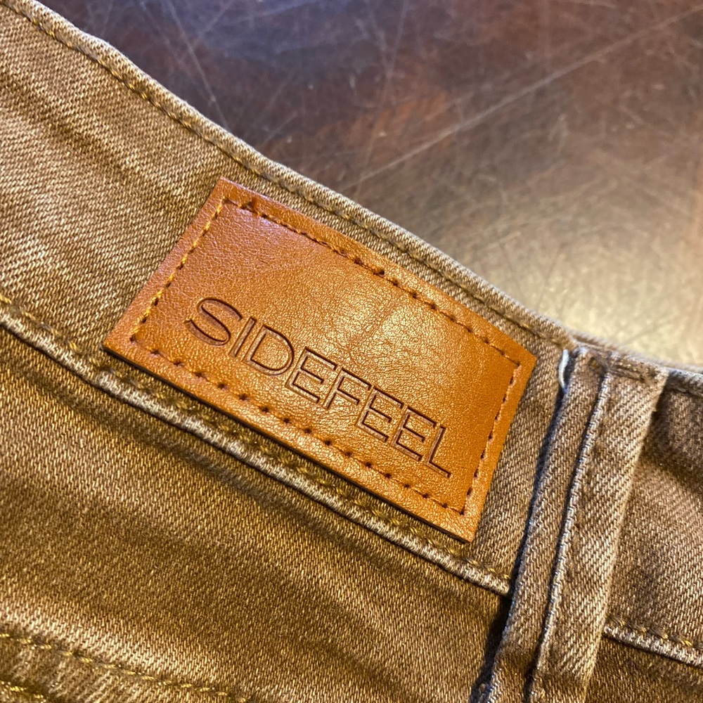 High-Waist Brown Denim Button-Front Shorts - Picture 5 of 5